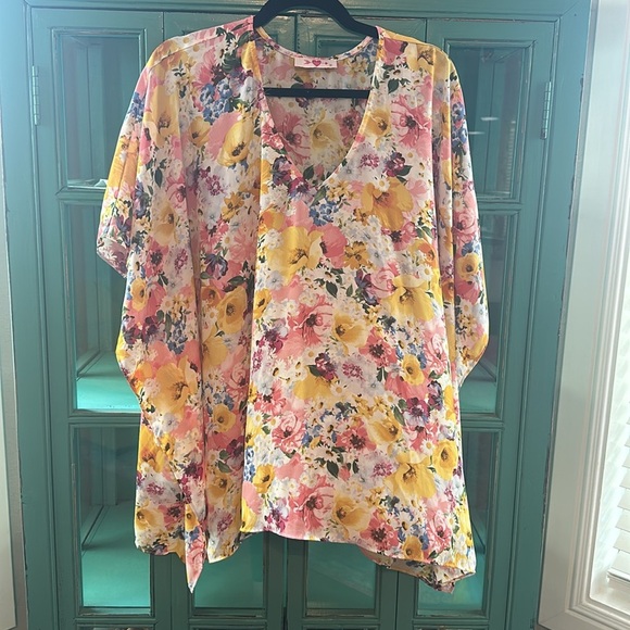 Buddy Love Floral Tunic Top - Picture 3 of 6